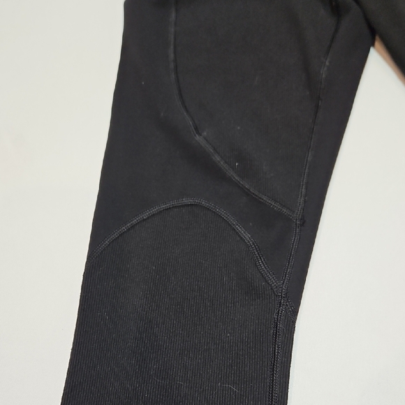 Athleta Rise Up Rib 7/8 Tight Leggings in Black - Size S - Picture 3 of 7
